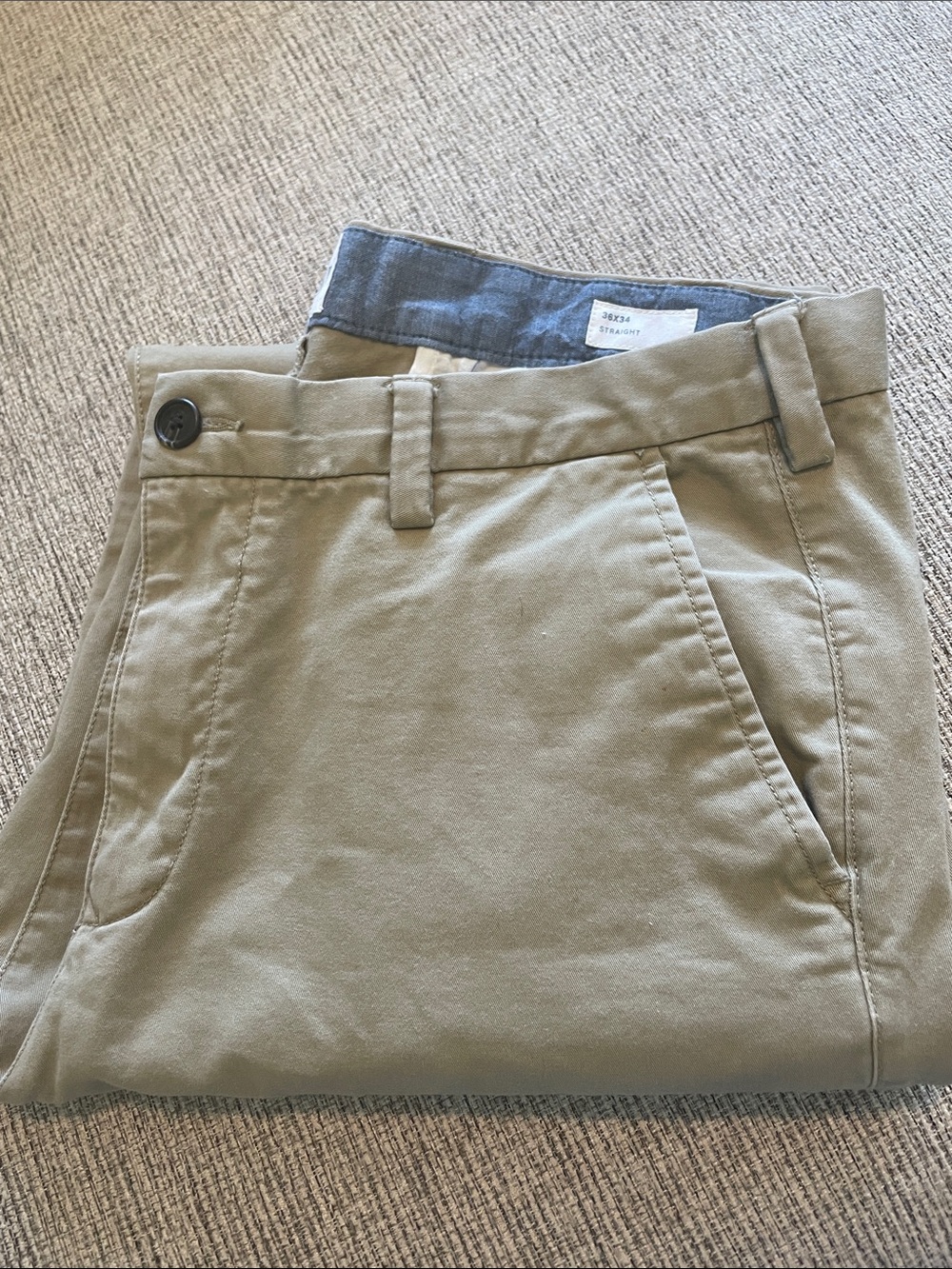 Men's Gap Khaki Chino Pants - Classic Straight Fit 36x34 great used condition